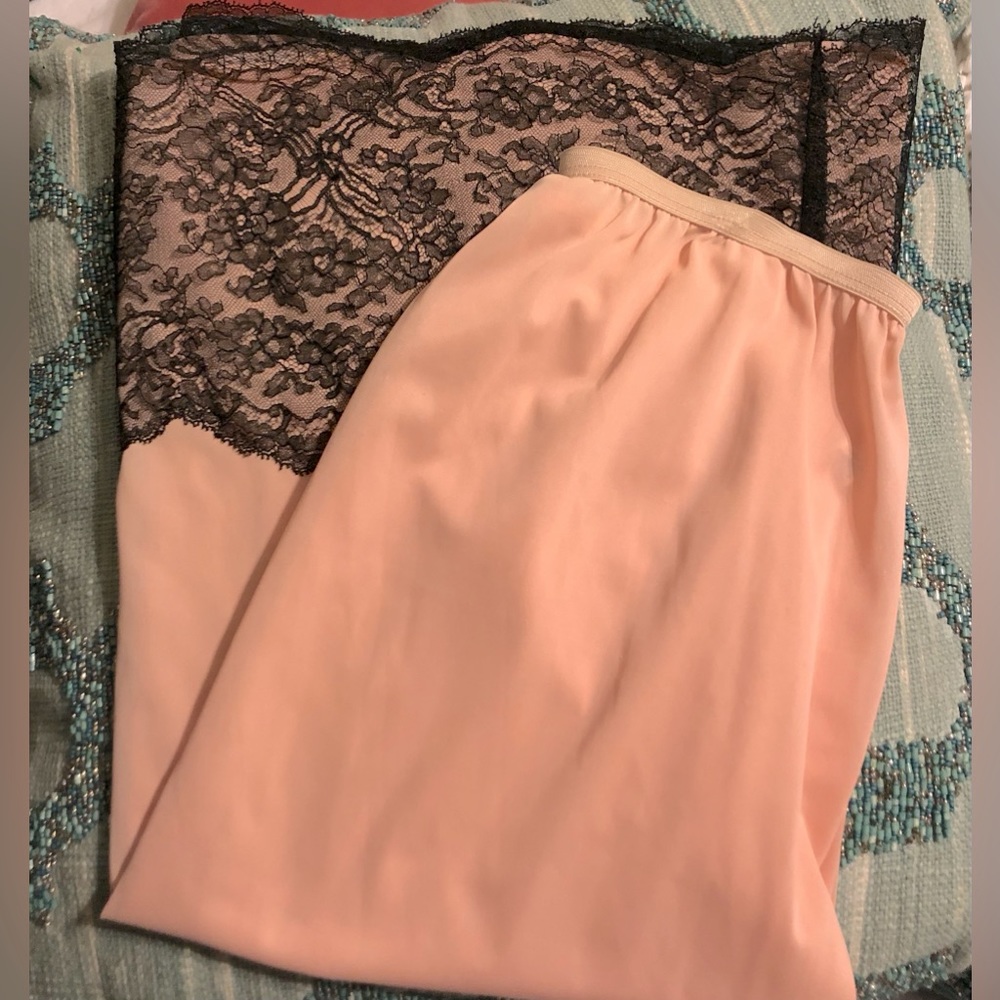 Pink peach vintage Vanity Fair half slip